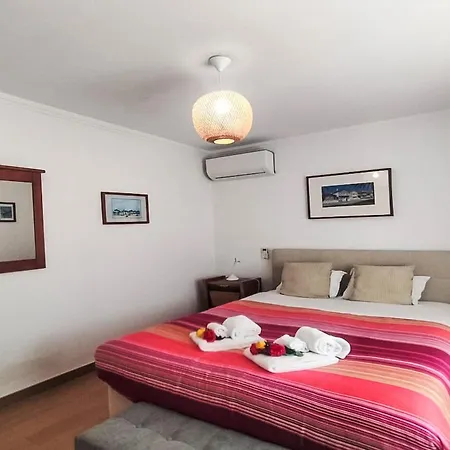 Apartman In Front Of The Sea By Interhome
